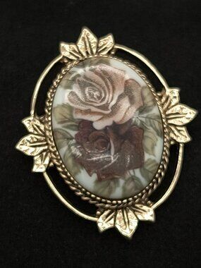 Vintage Sarah Coventry Rose Marie Gold Tone Cameo Brooch & Pendant Combo